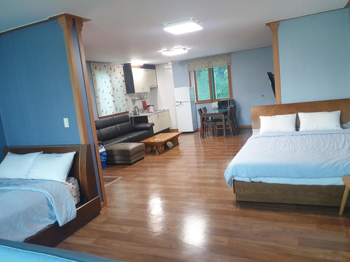 Lahoya Pension Чхунчхон Екстер'єр фото
