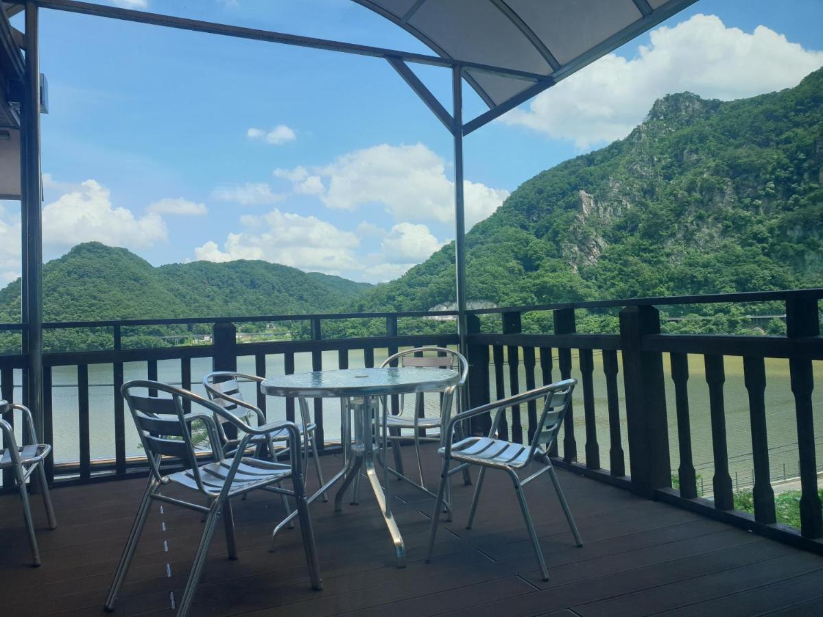 Lahoya Pension Чхунчхон Екстер'єр фото