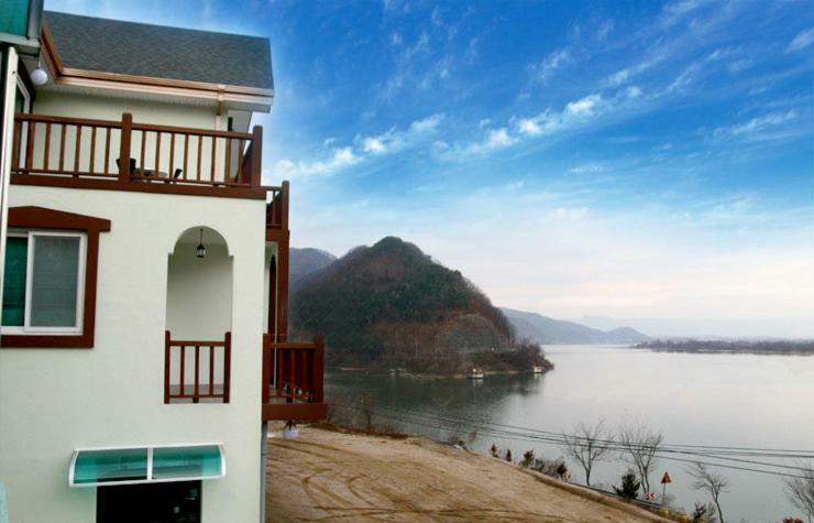 Lahoya Pension Чхунчхон Екстер'єр фото