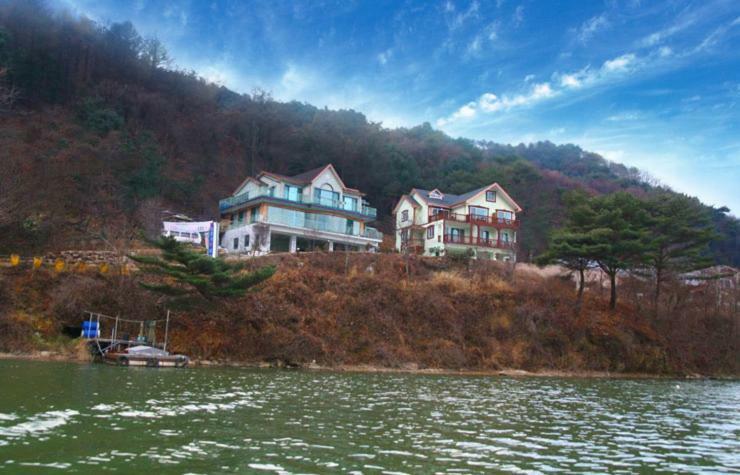 Lahoya Pension Чхунчхон Екстер'єр фото